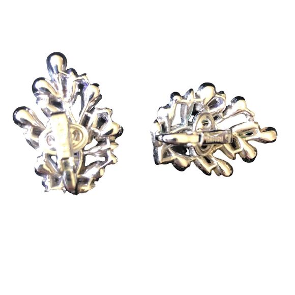 Signed Vintage Crown Trifari Silver Tone Metal Clear Rhinestone Encrusted Spray - Picture 9 of 12